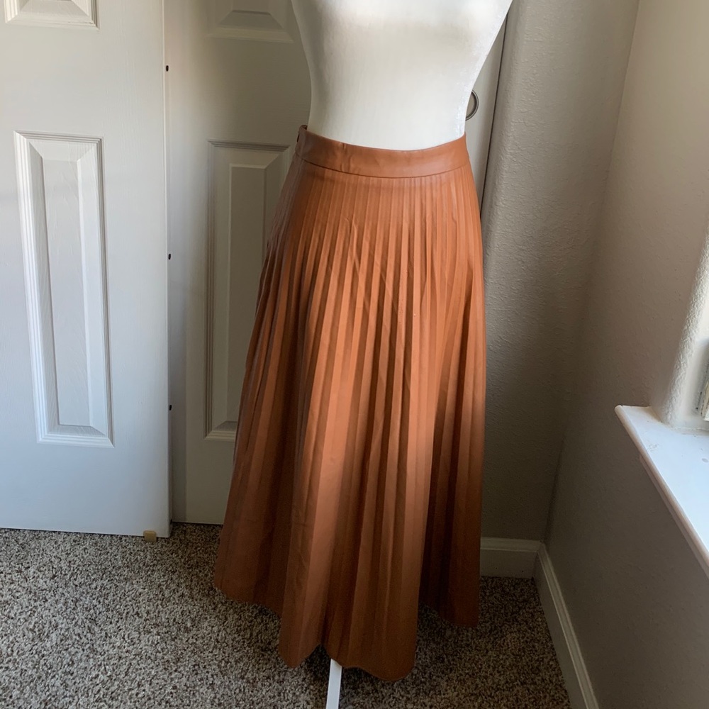Faux leather pleated skirt